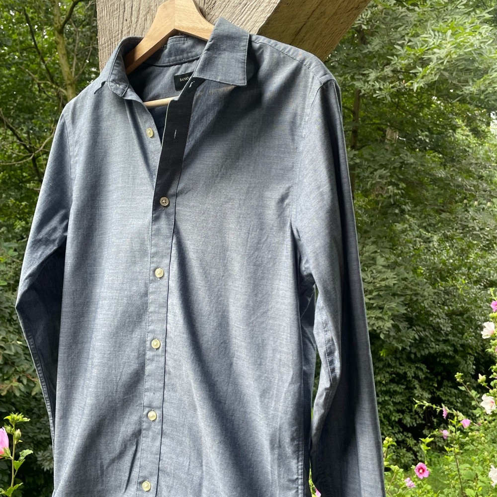 Banana Republic Dress Shirt - Picture 2 of 5